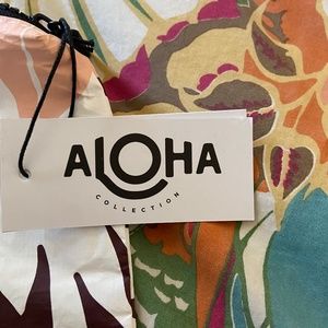 Aloha collection splash proof travel pouch